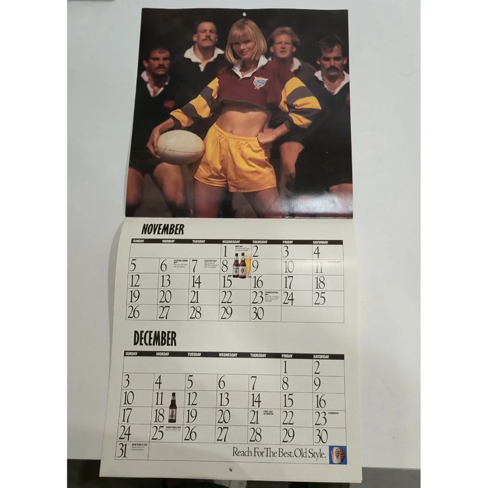 Vintage 1989 Old Style Beer Calendar Sportsfans Dream Year Pinup Girls Heileman