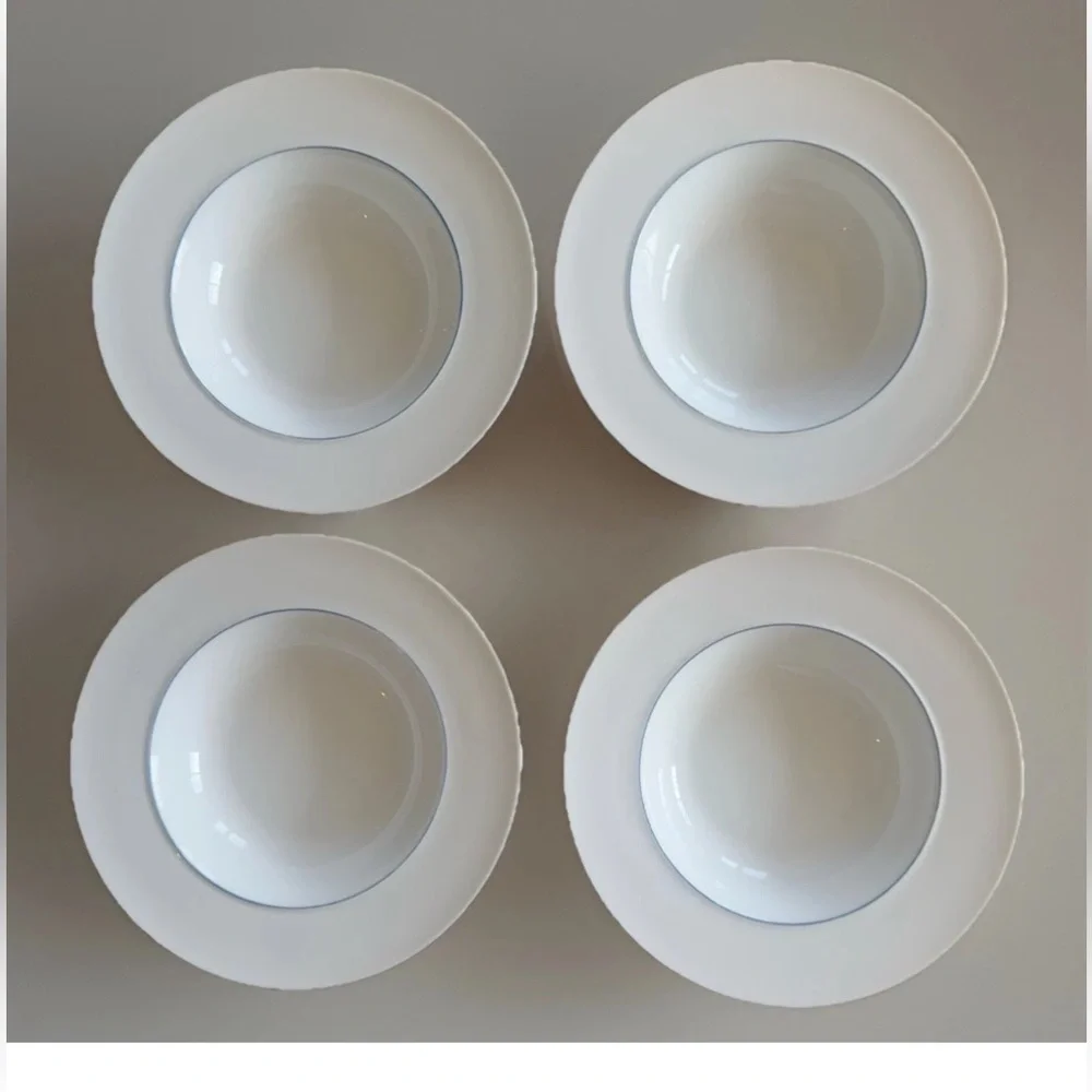 Crate&Barrel wills set pasta