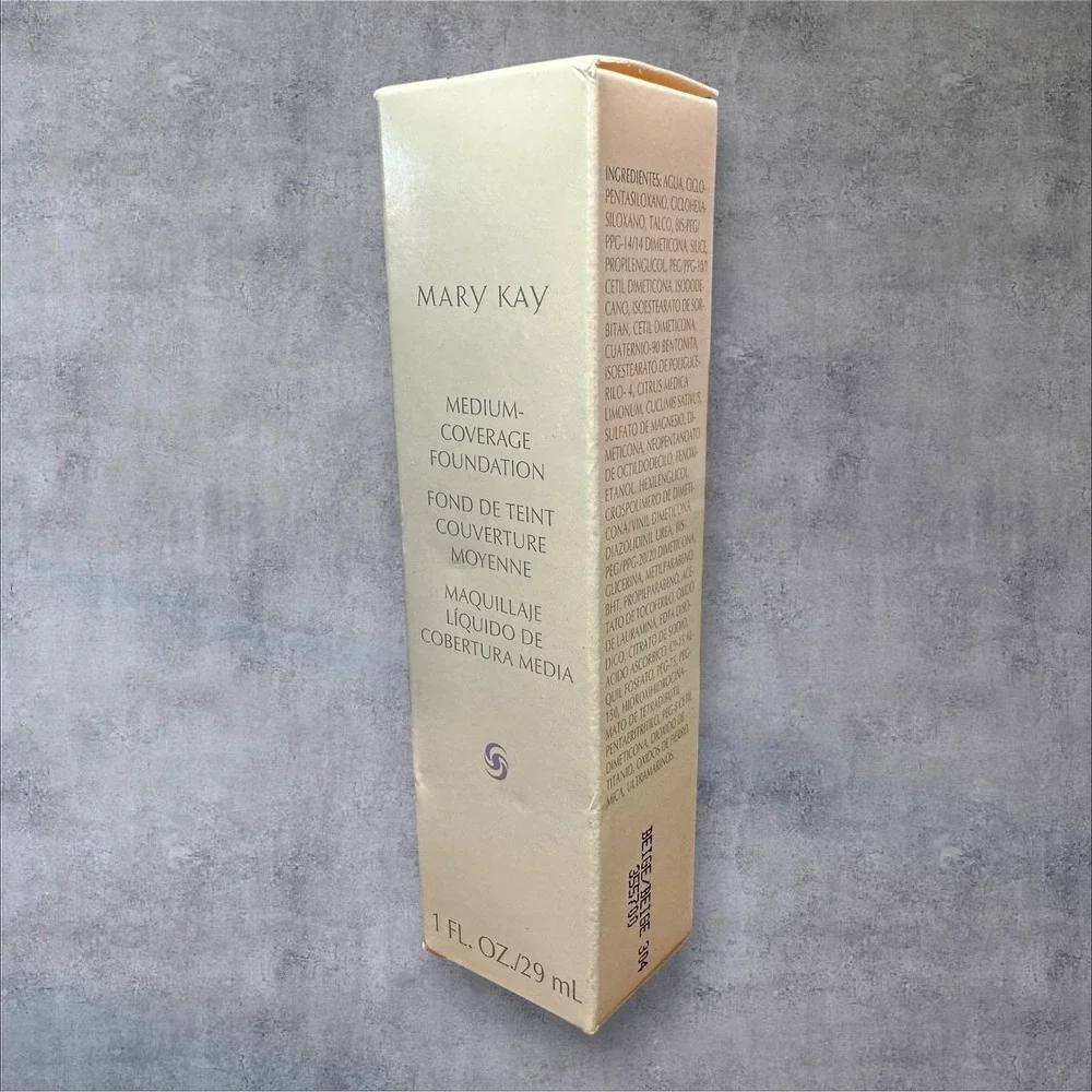 MARY KAY Medium-Coverage Foundation Beige 304 355700 Liquid 1 fl oz NIB Pink Cap