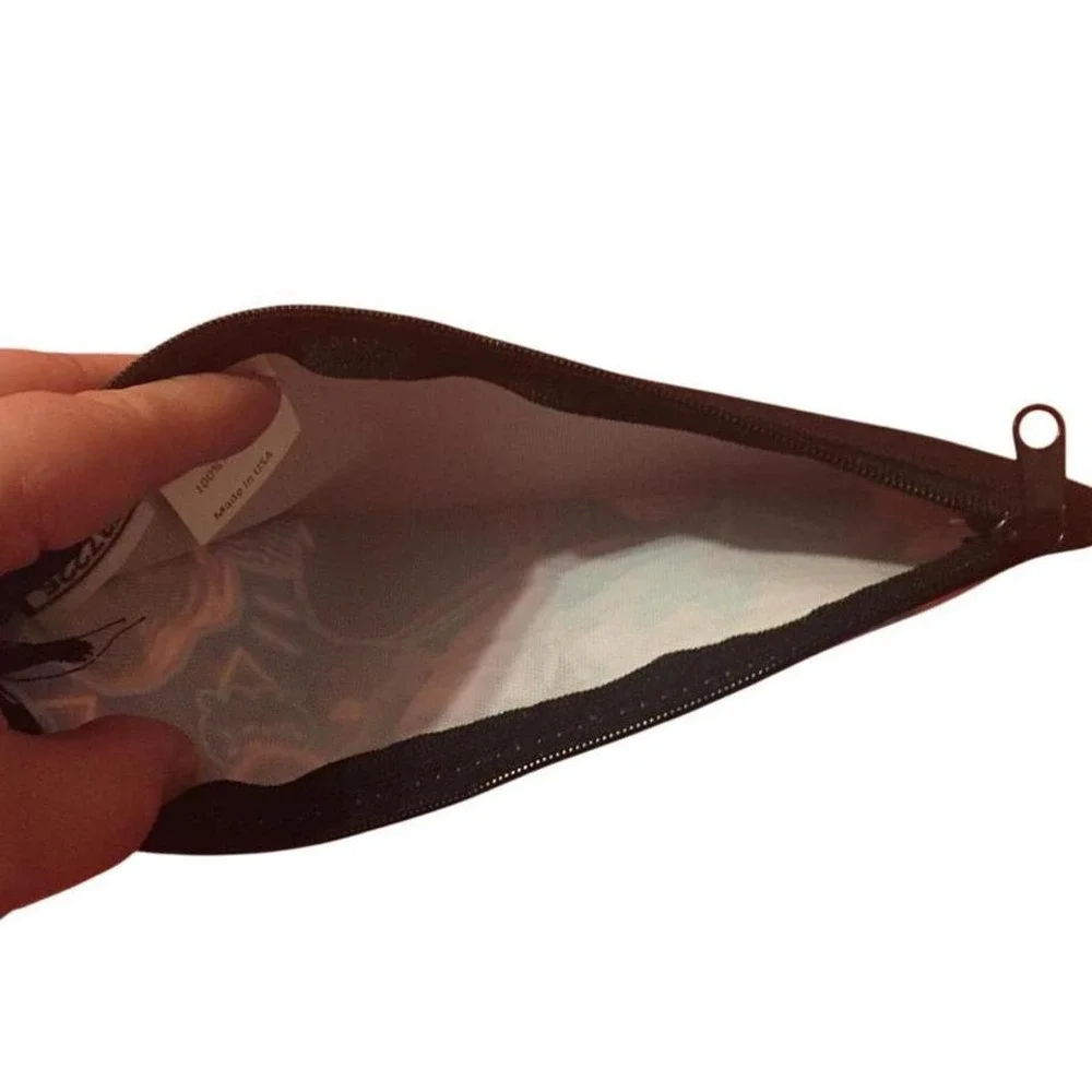 N/A zippered pouch