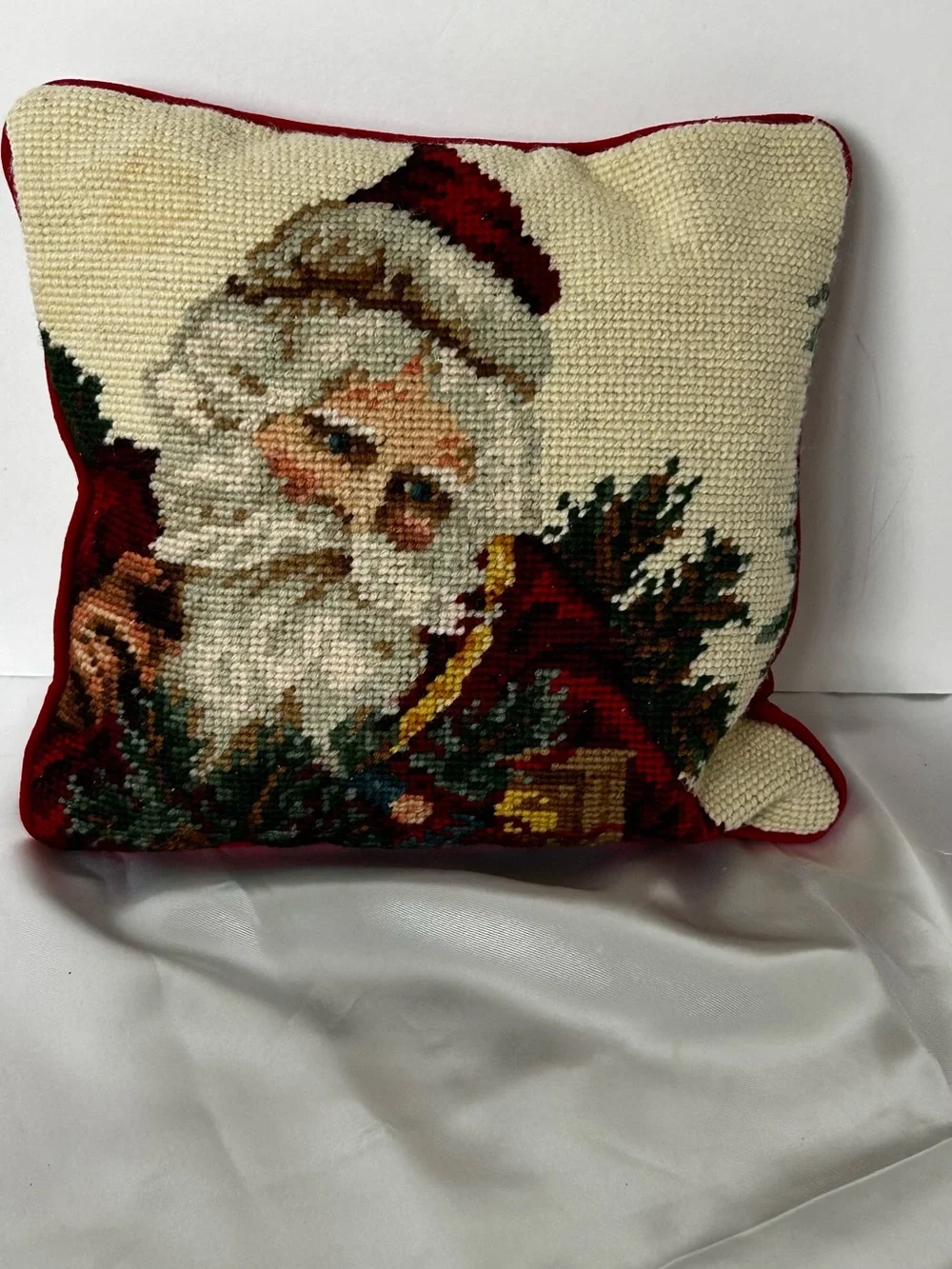 Vintage Needlepoint - Christmas Santa Claus Throw Pillow-Deep‎ Red Velvet-9