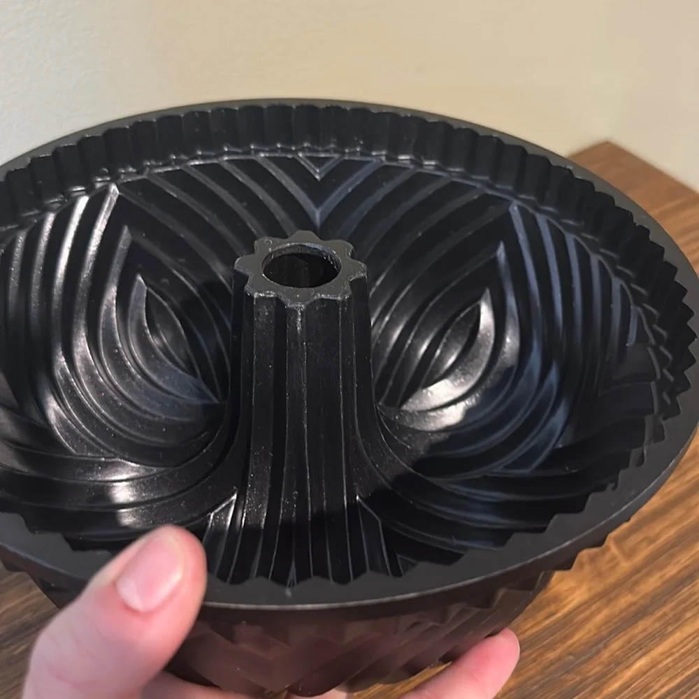 Nordic Ware decorative swirl