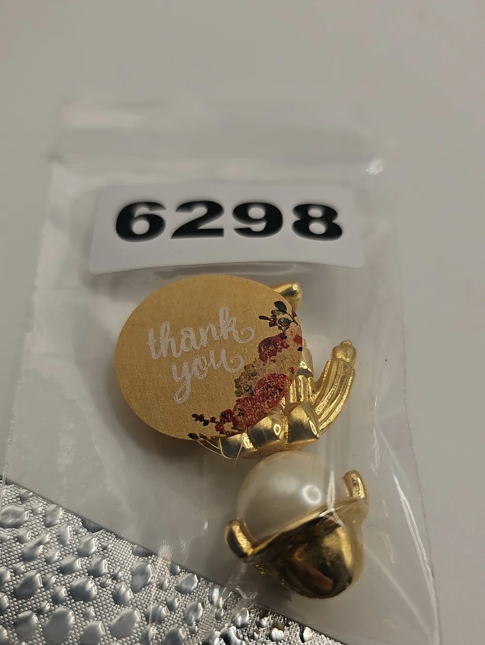 N/A charming gold