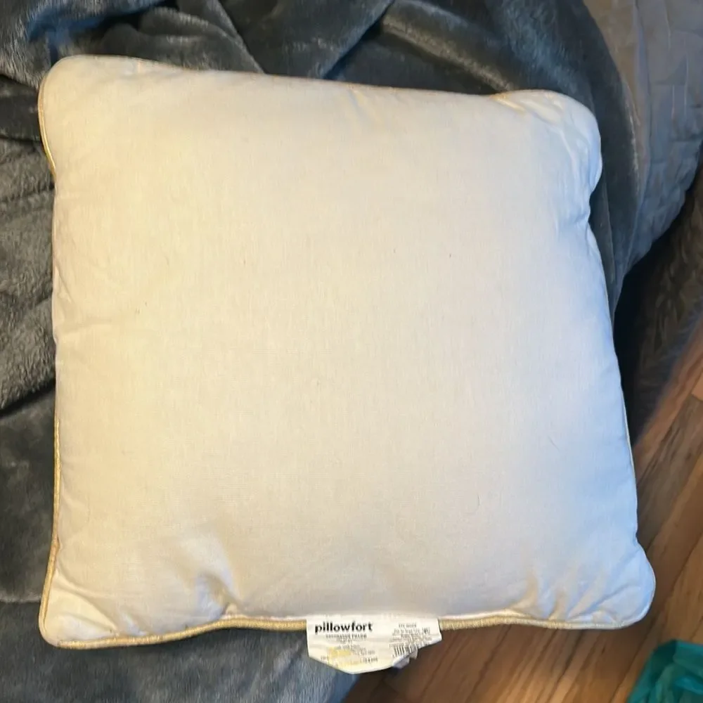 Pillowfort excellent used