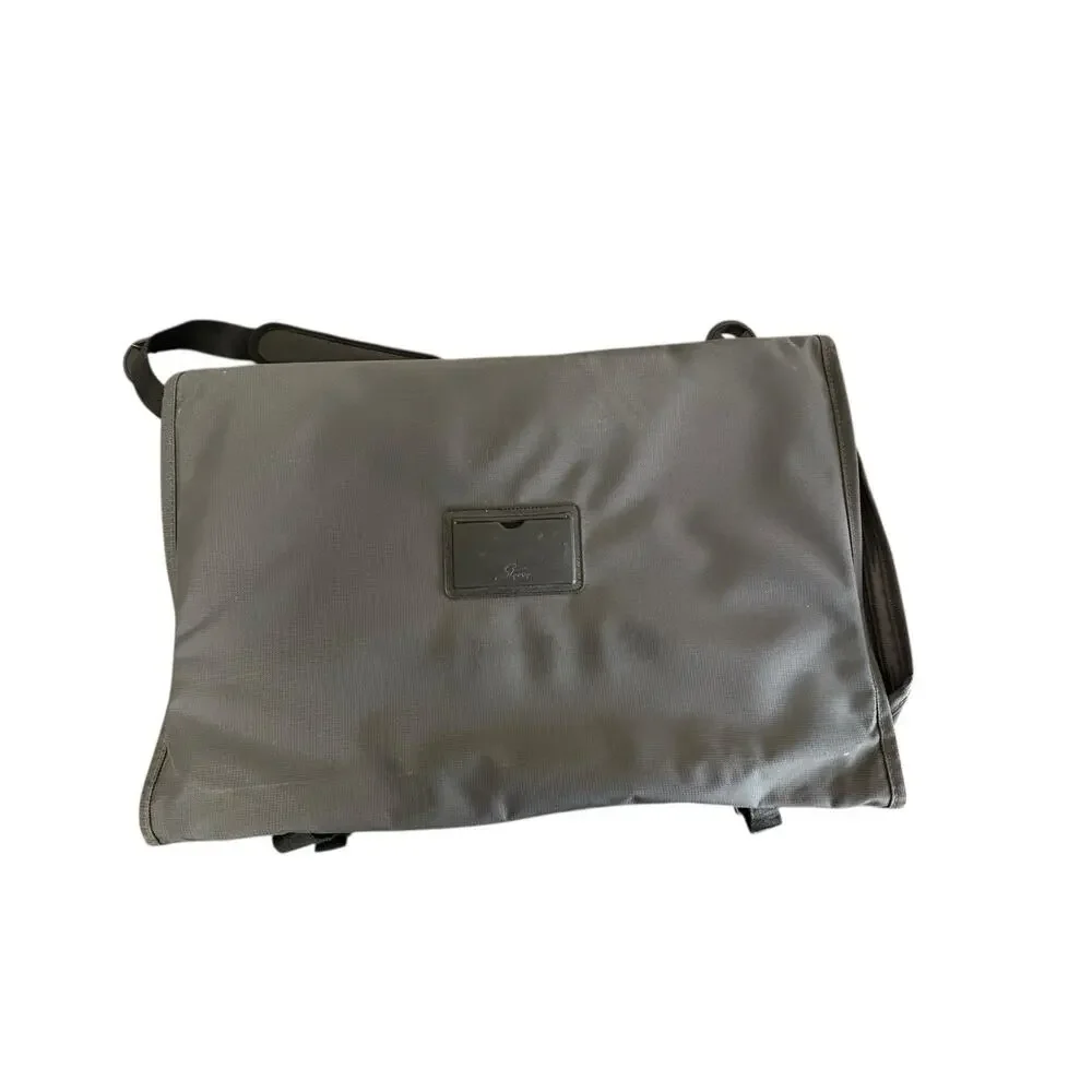 Skyway gray trifold