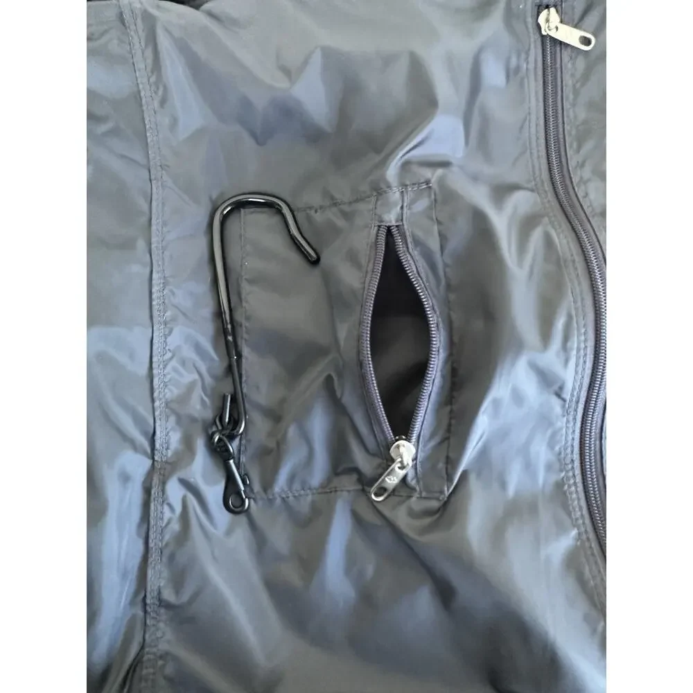 Skyway gray trifold