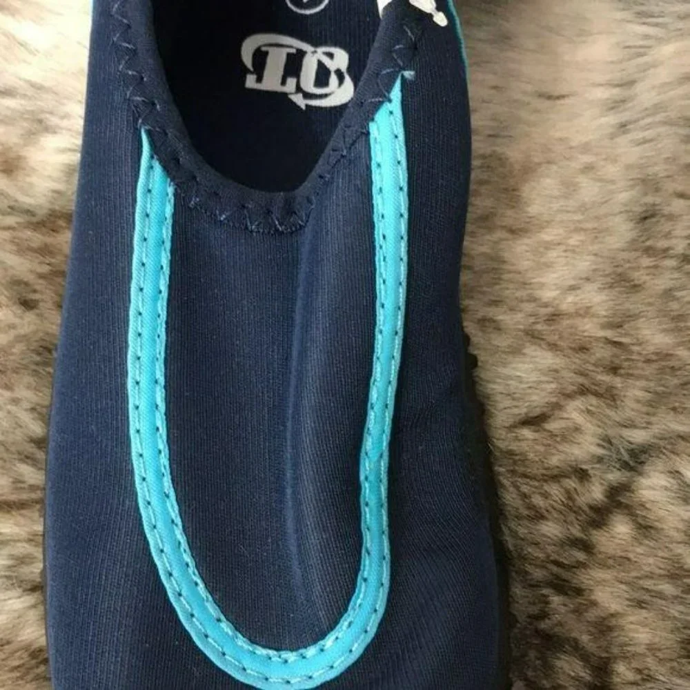 OT Revolution‎ Boys Blue sz 1 Swim Shoes