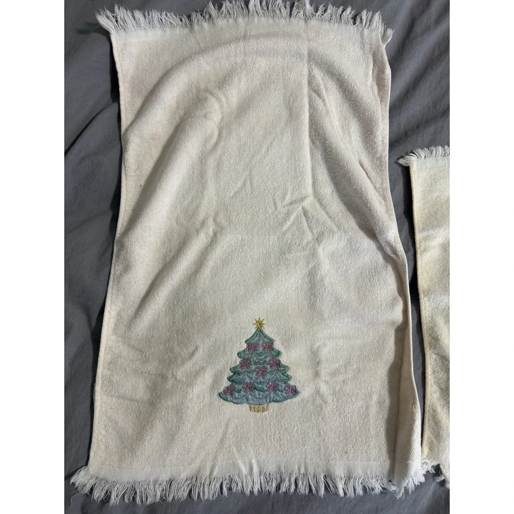 The Unbranded Brand hand towel