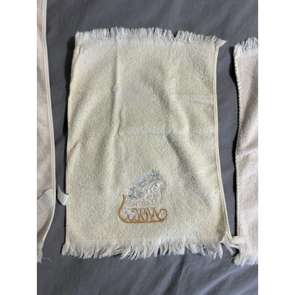 The Unbranded Brand hand towel