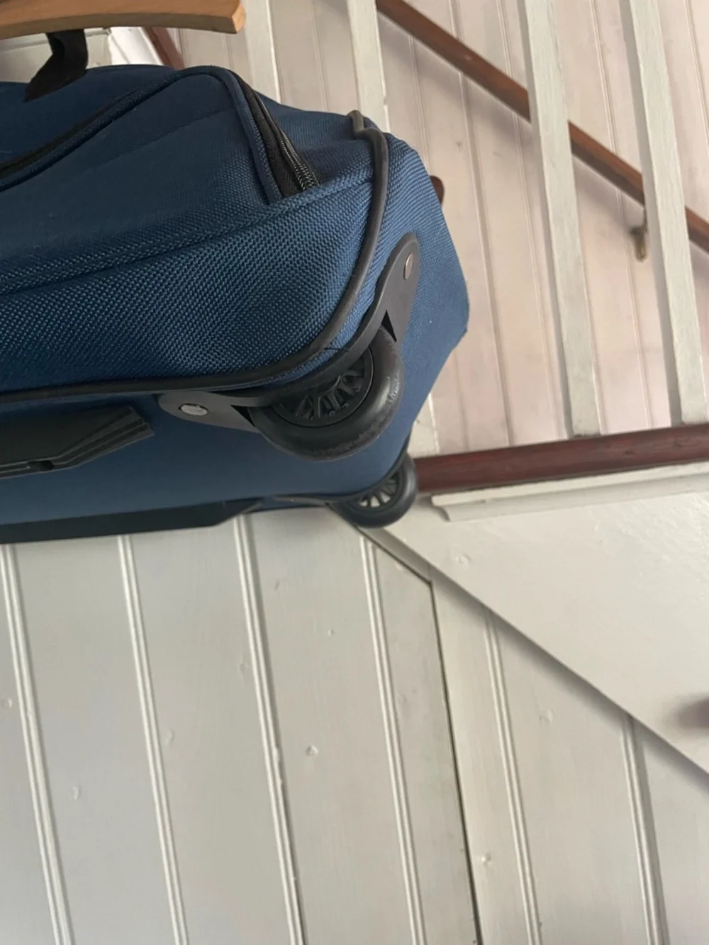 American Tourister spacious duffle