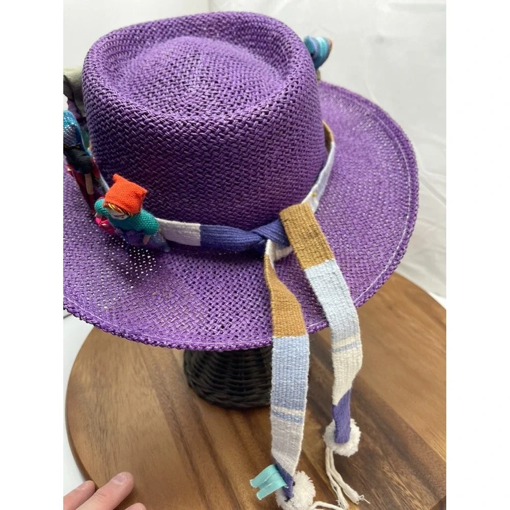 Hattie Carnegie hat artist