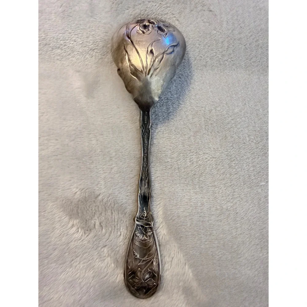 Oxford Silver Plate Co. beautiful antique