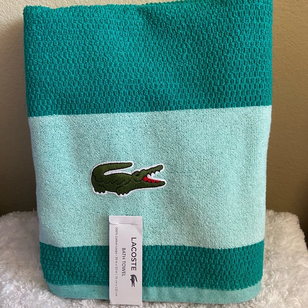 Lacoste bath towel