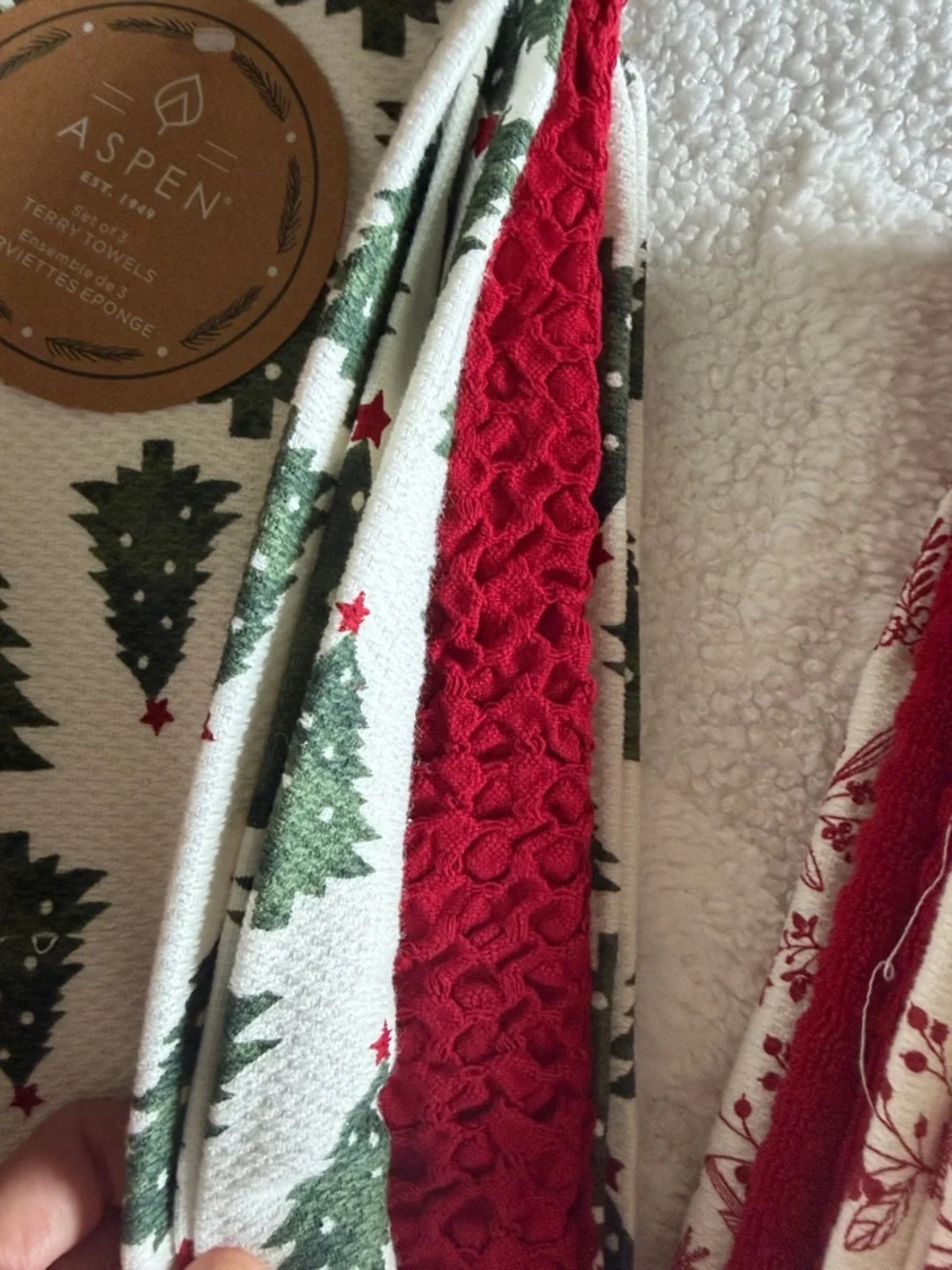 cupcakes & cashmere set aspen