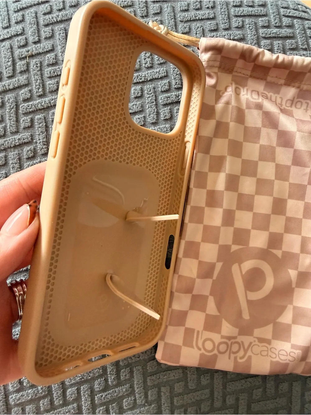 Loopy Case protective checkered