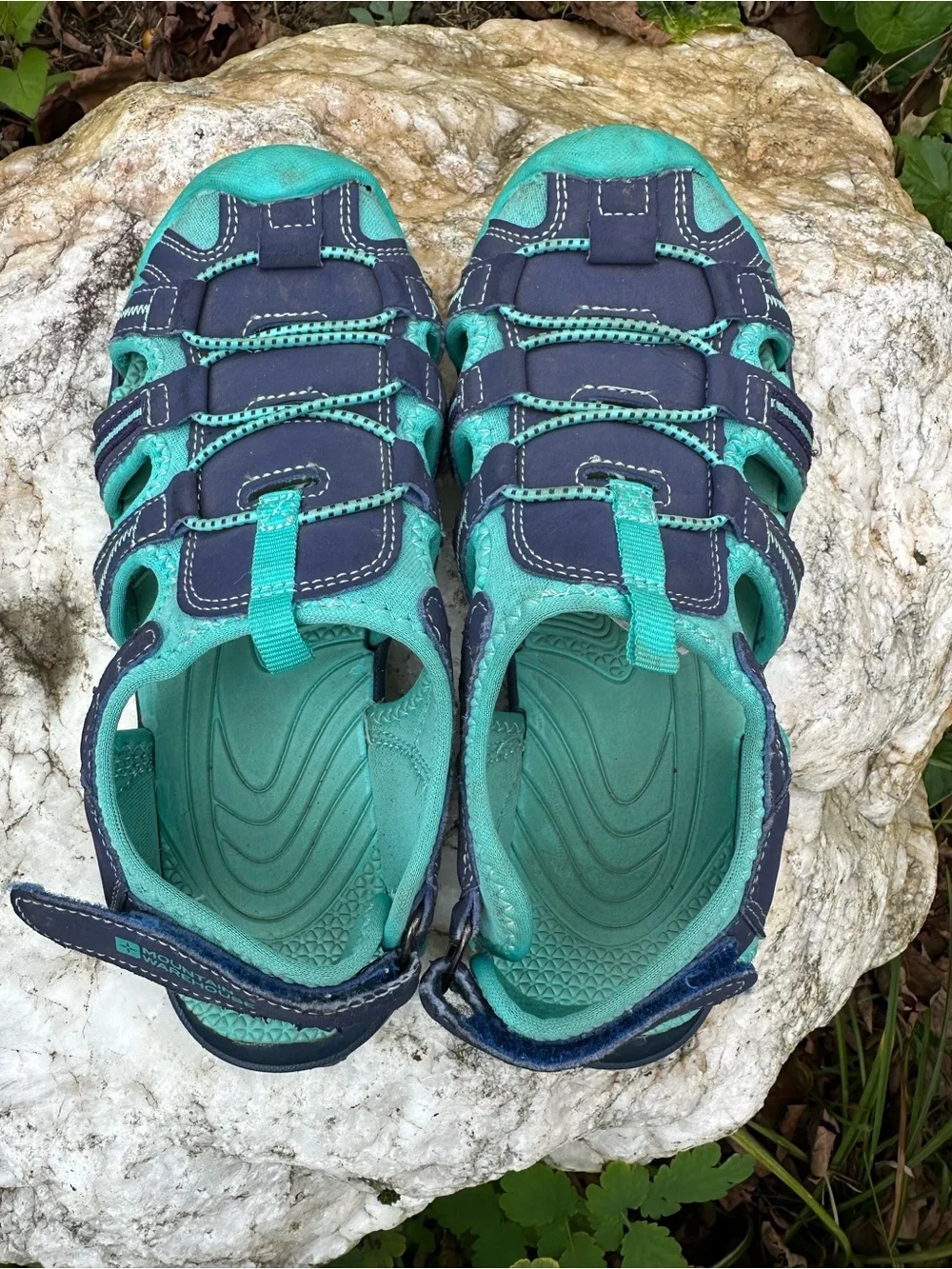 Mountain Warehouse be fastening off
