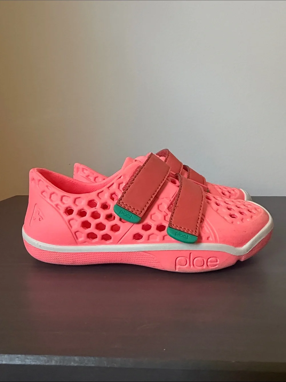 PLAE comfortable coral