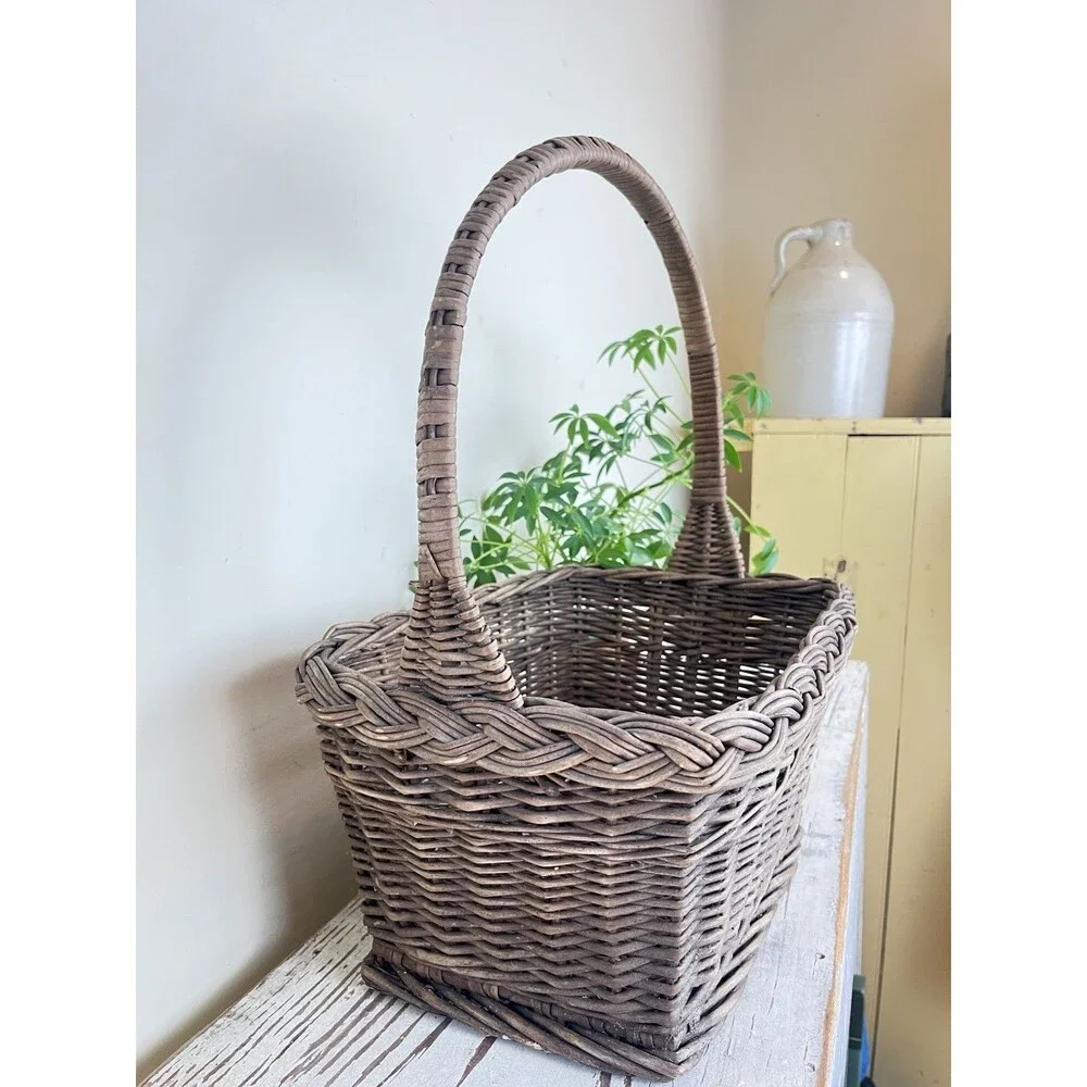 Primitive vintage rustic