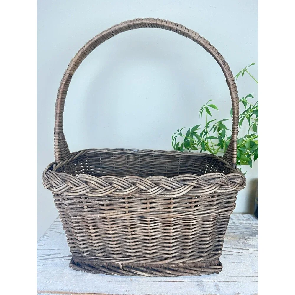 Primitive vintage rustic