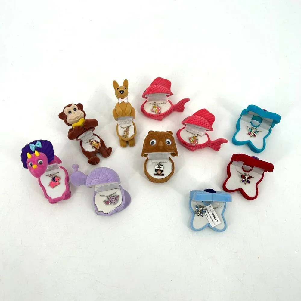 NWOT Set Of 10 Girl's Animal Necklaces And Matching Jewelry Holders Party Favors