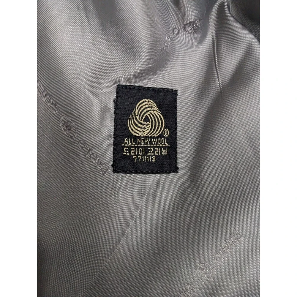 Gucci ****hole above