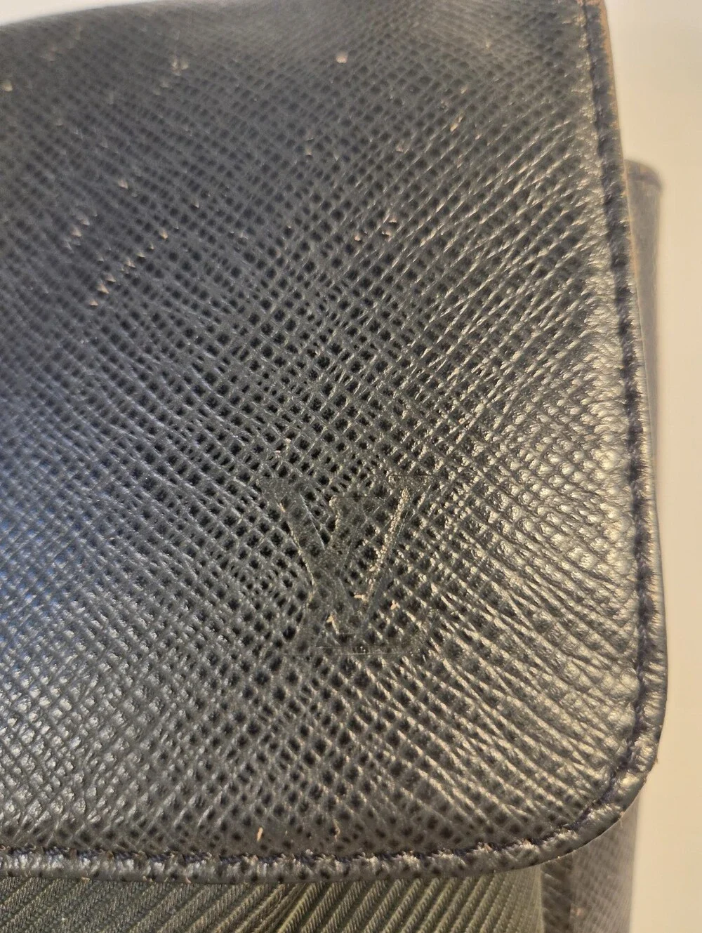 Louis Vuitton authentic it