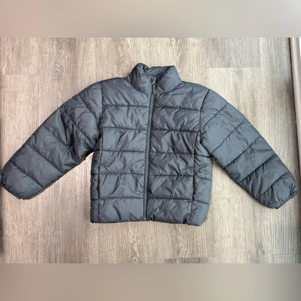 The Children’s Place Kids Gray Puffer Jacket Size 5 6