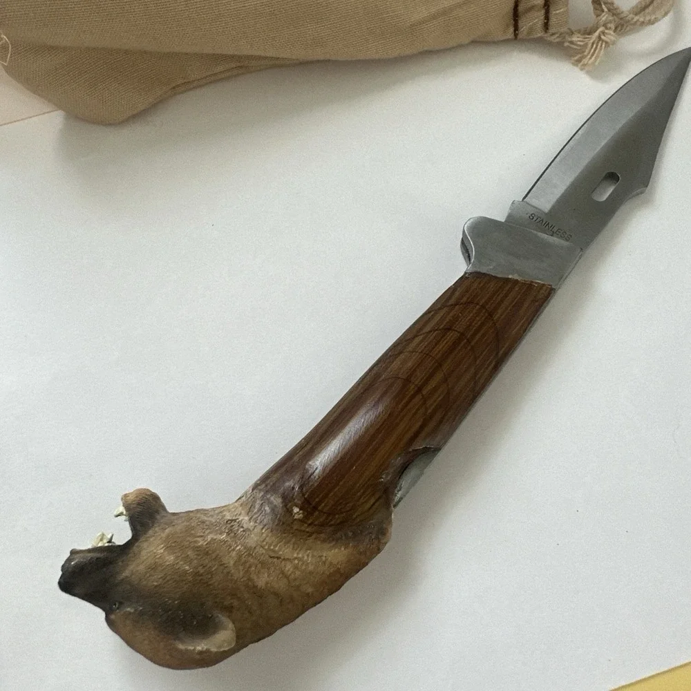 N/A brown wood
