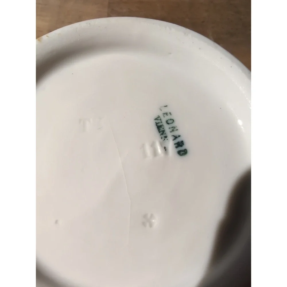 N/A this antique