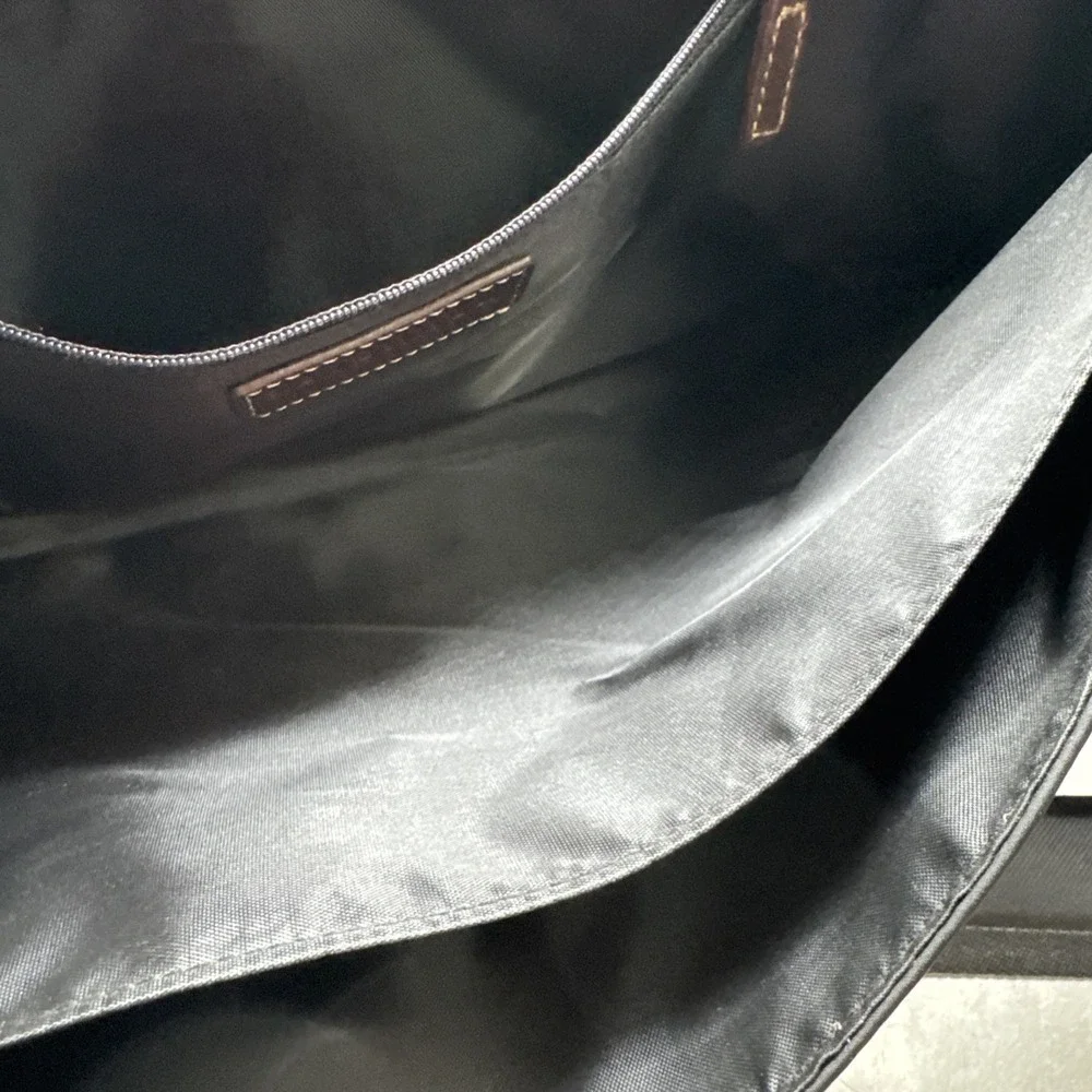 Levenger leather black