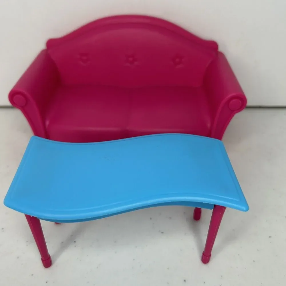 Lot Of 2009 Mattel Doll‎ Furniture Pink Couch And Blue Coffee Table