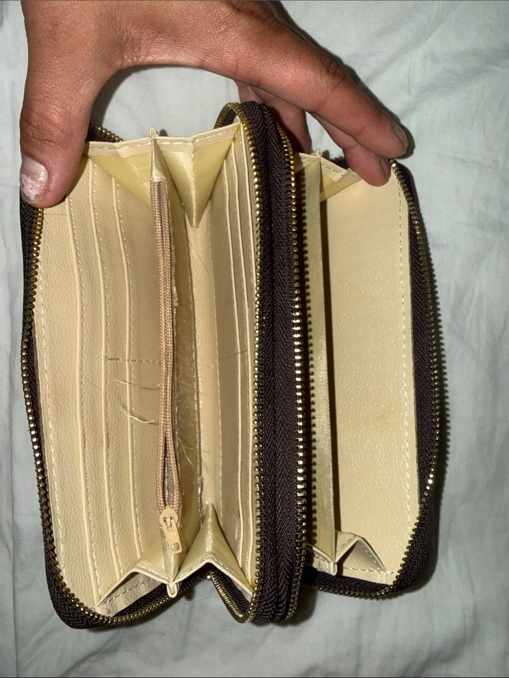 Michael Kors compact zip