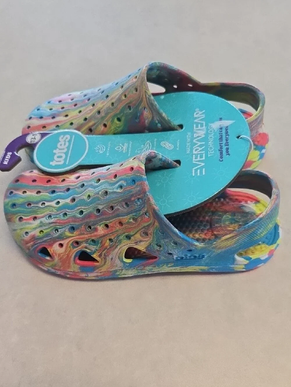 Totes Kids Size 13-1 Multicolor Rainbow Tie-Dye Slip-On Clogs. NWT