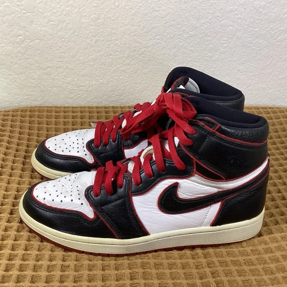 NIKE Air Jordan 1 Retro High OG Black Toe Sz 8.5 Bloodline High Top 555088-062