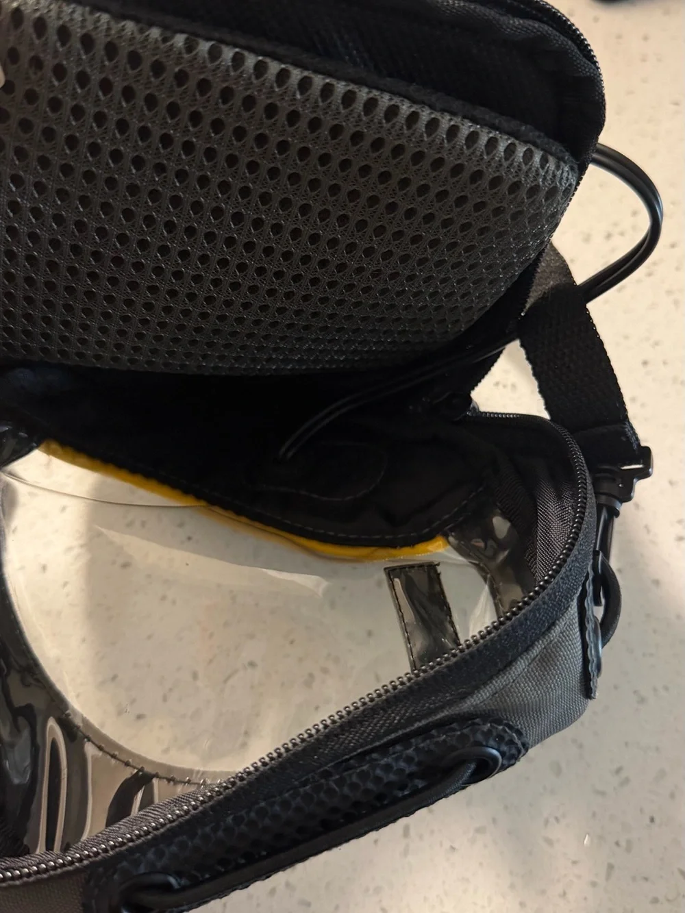 Case Logic front pouch closure