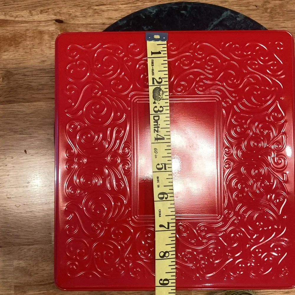 N/A tea tin