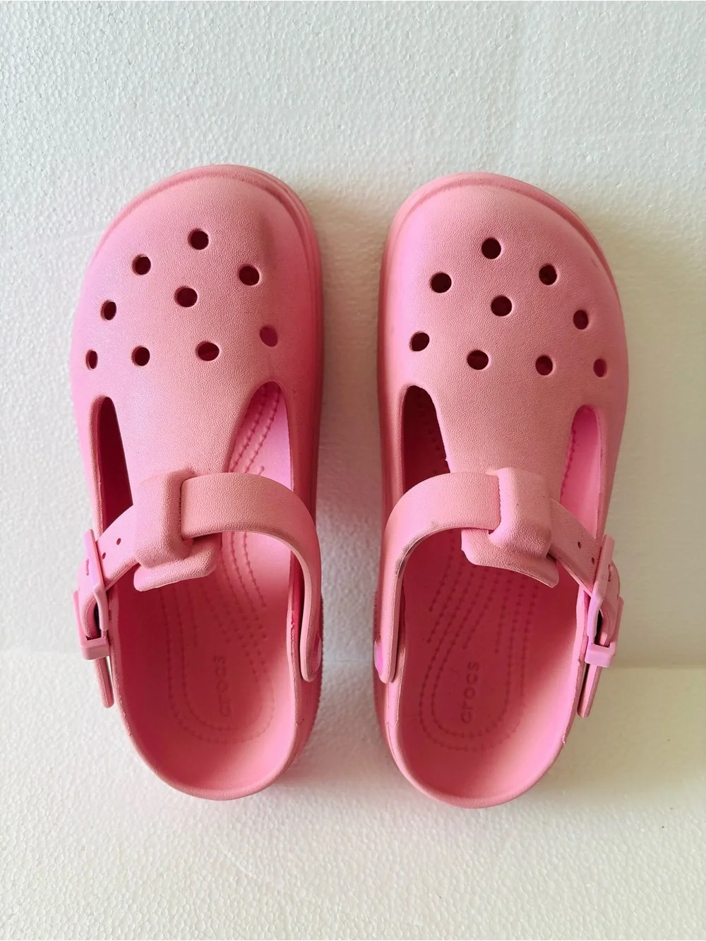 CROCS lightweight pink