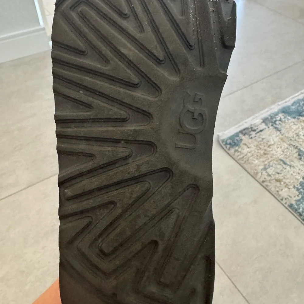 UGG warm comfortable