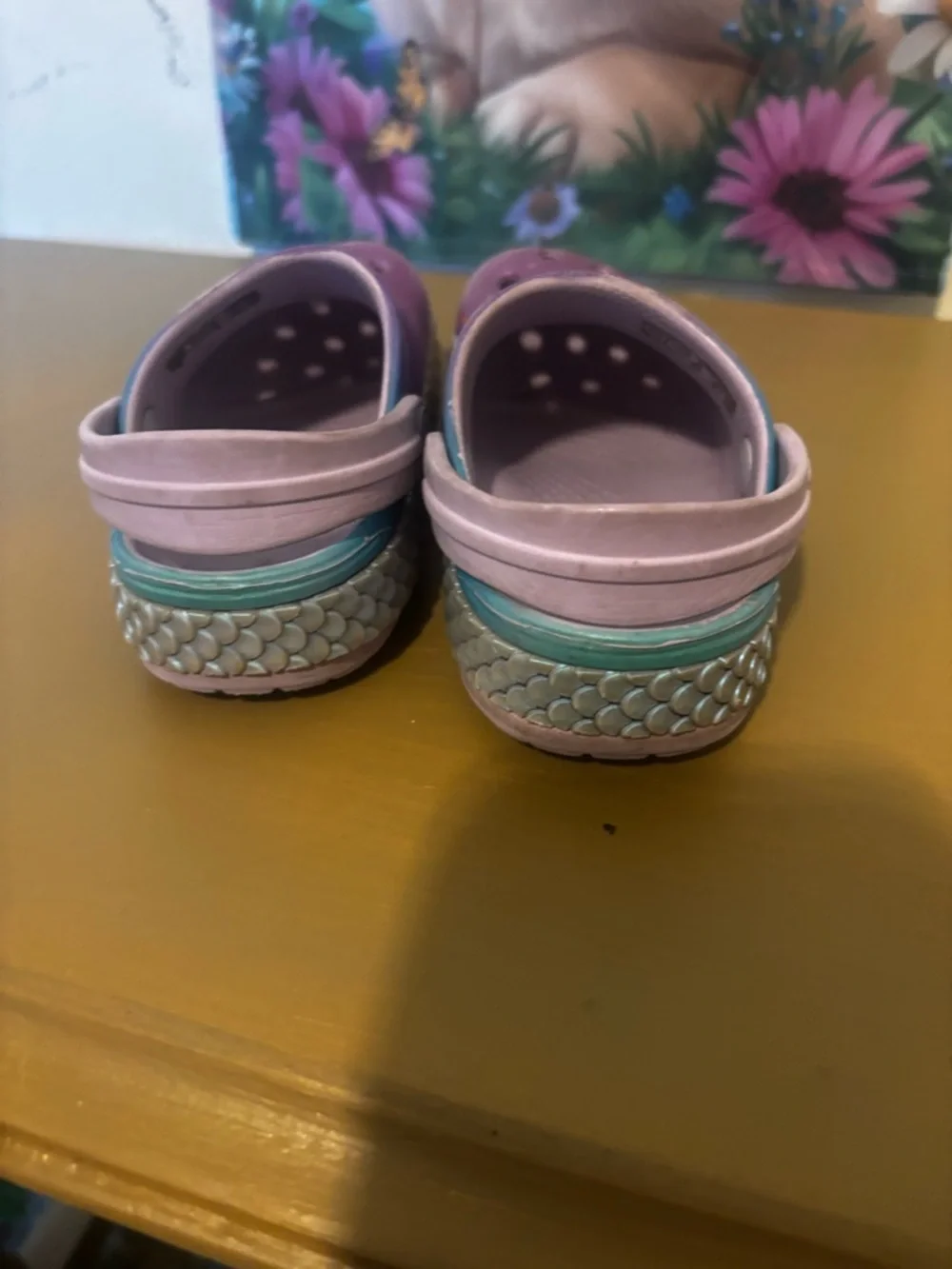 CROCS easy off