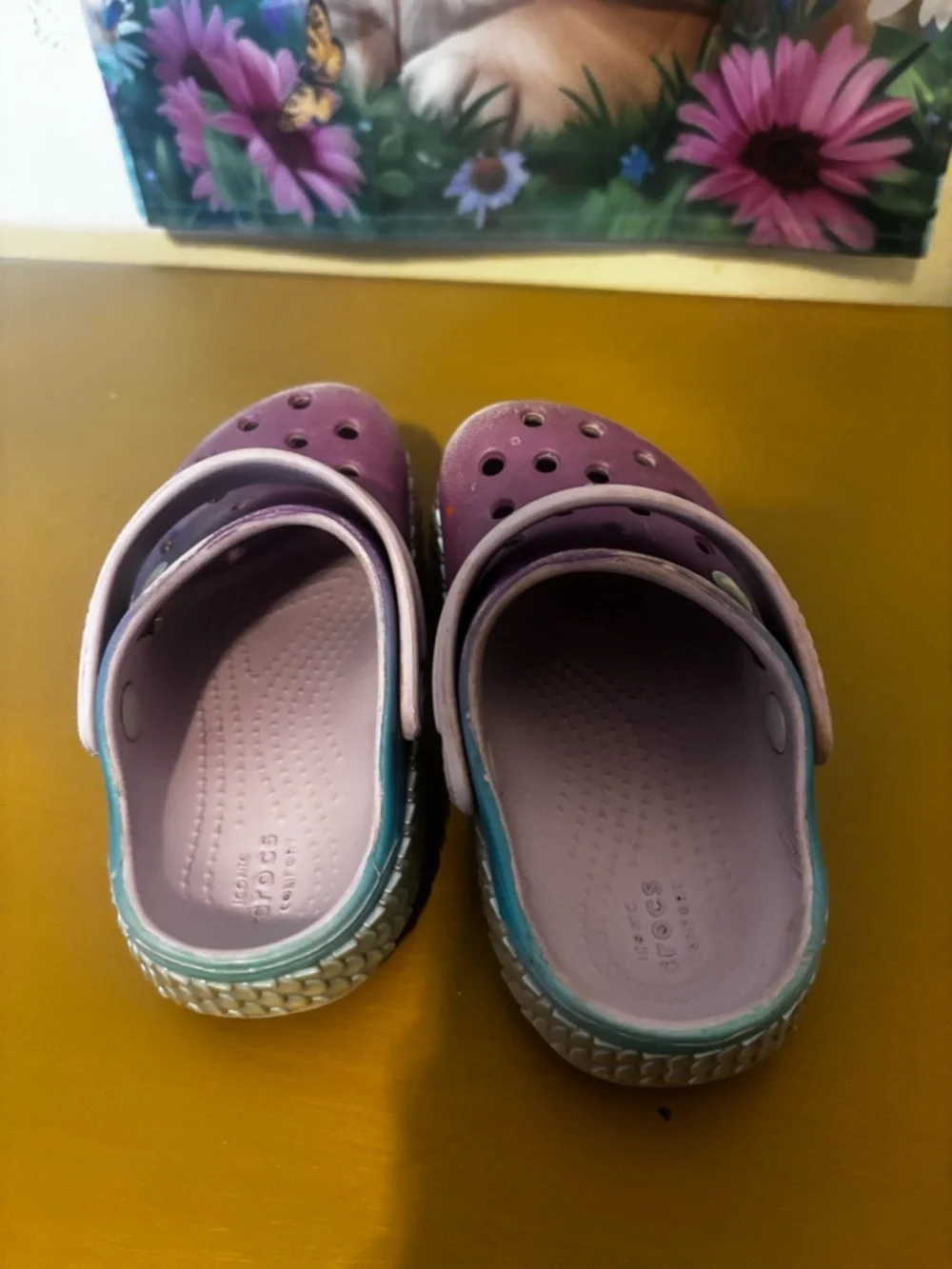 CROCS easy off