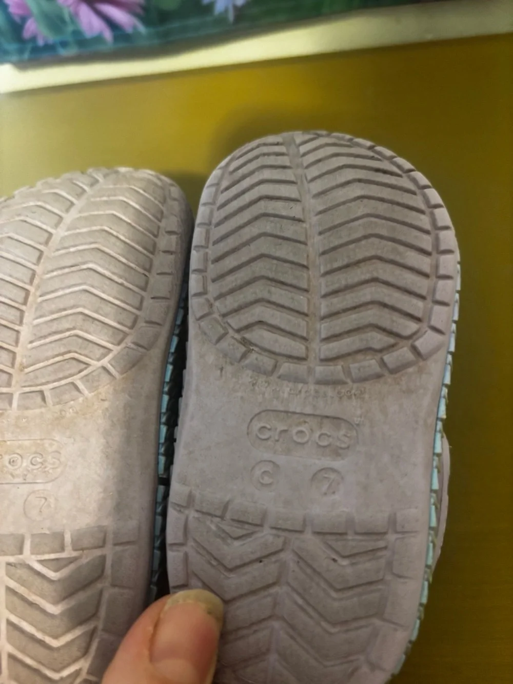 CROCS easy off