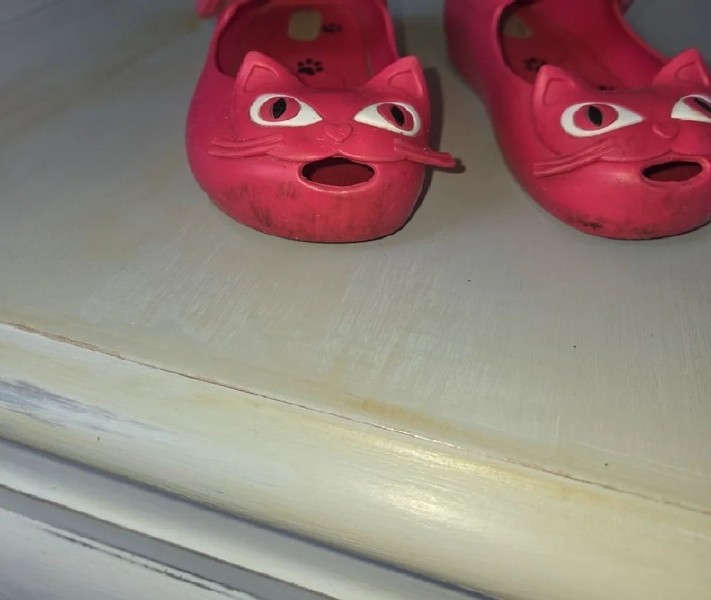 Mini Melissa these vibrant