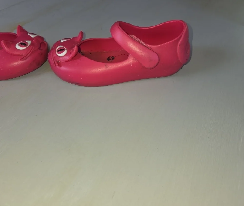 Mini Melissa these vibrant