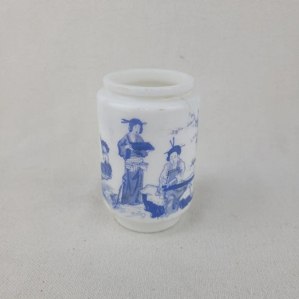 Unbranded vintage milk