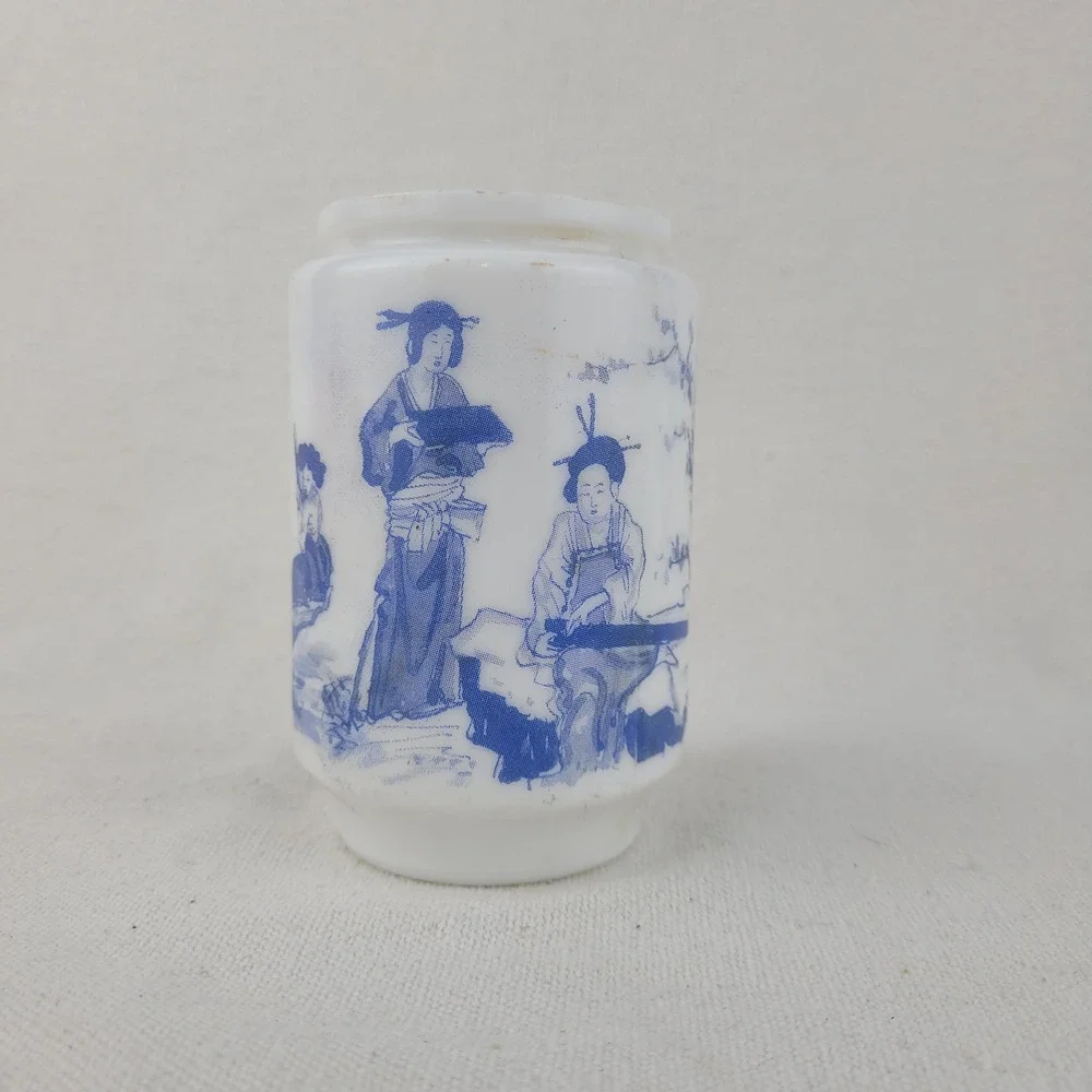 Unbranded vintage milk