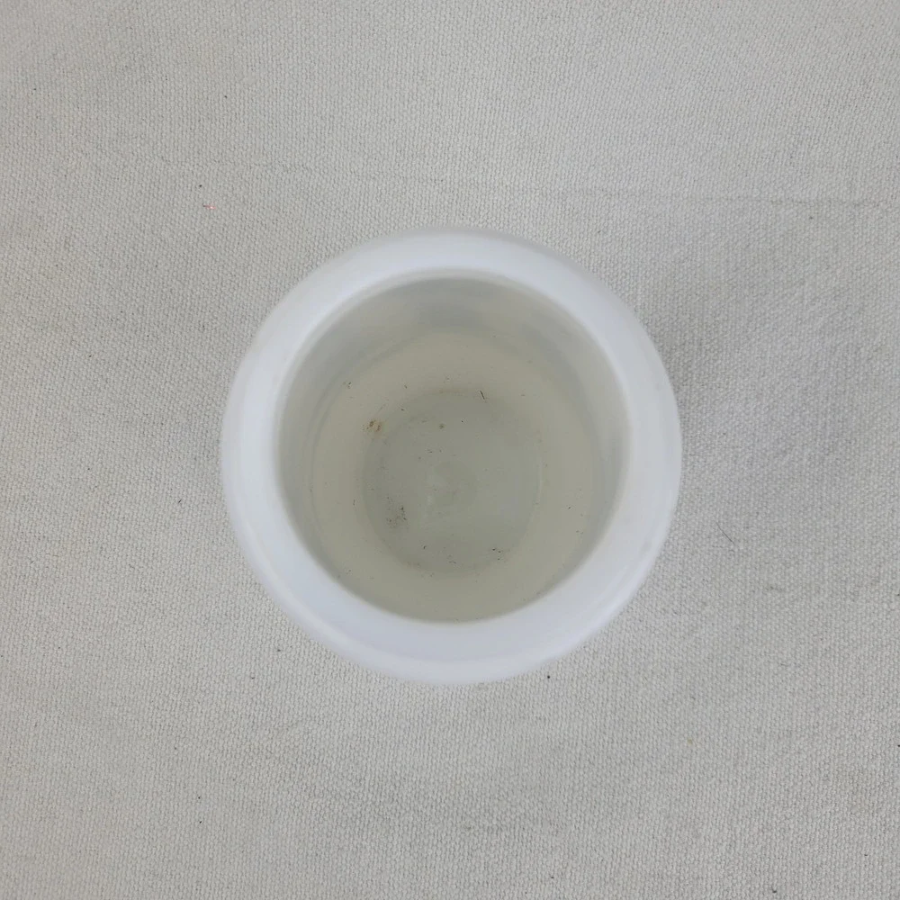 Unbranded vintage milk