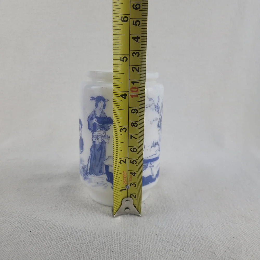 Unbranded vintage milk