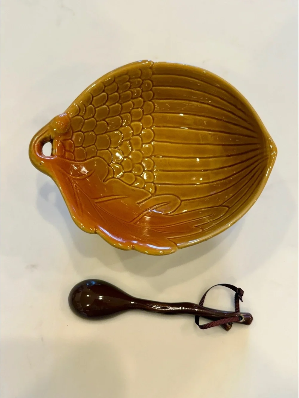 Hallmark this ceramic
