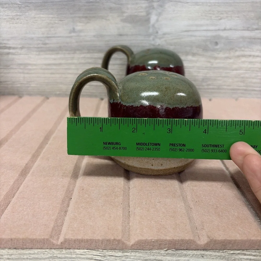 Art Pottery Glazed Over Speckled Stoneware Salt And Pepper Shakers (C7)