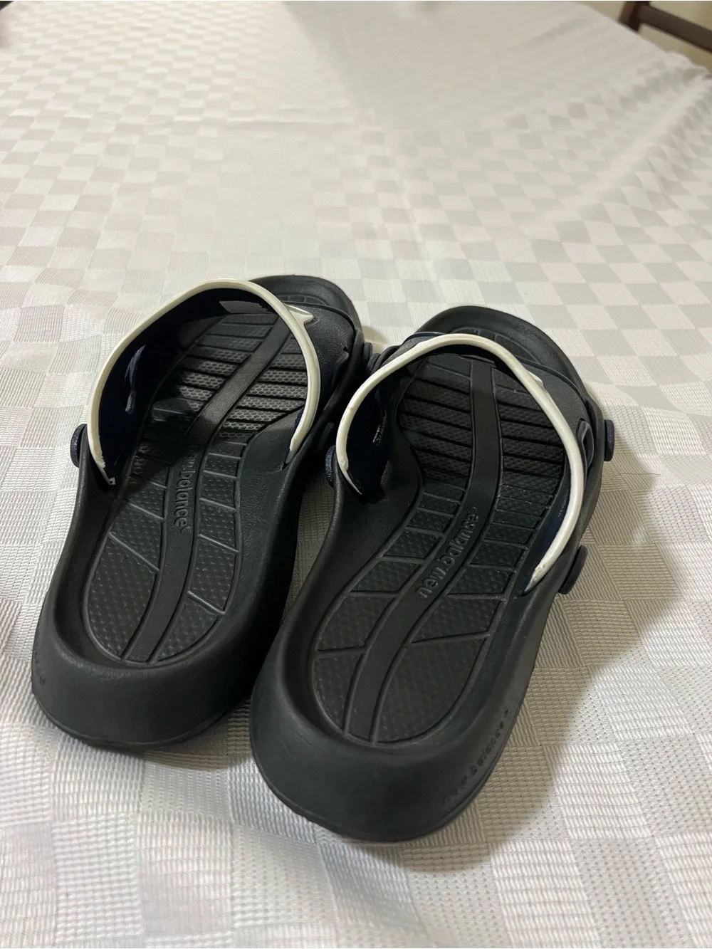New Balance easy slip